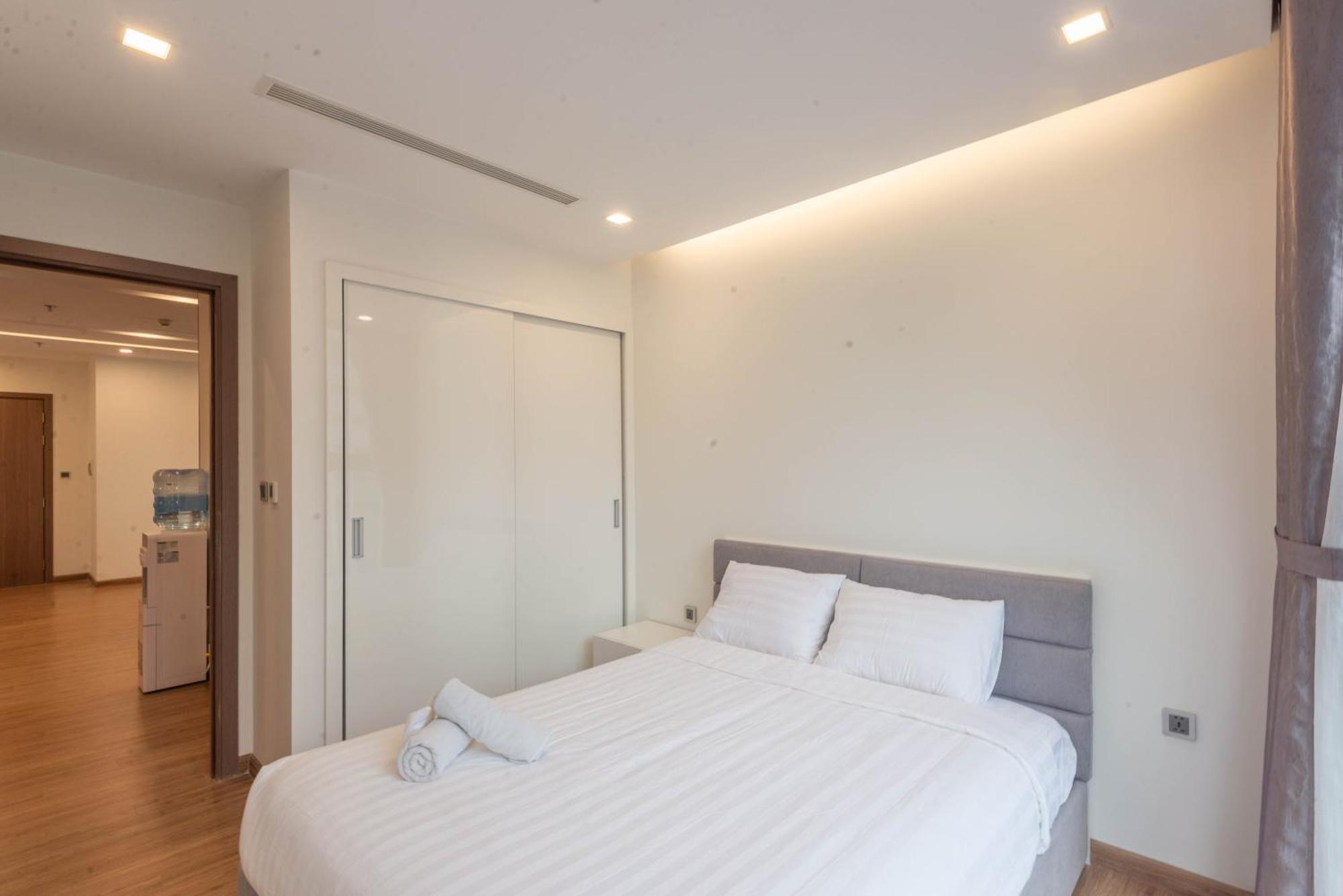 Luxury Serviced Apartment Vinhomes Metropolis Premium Hanoi Exterior photo