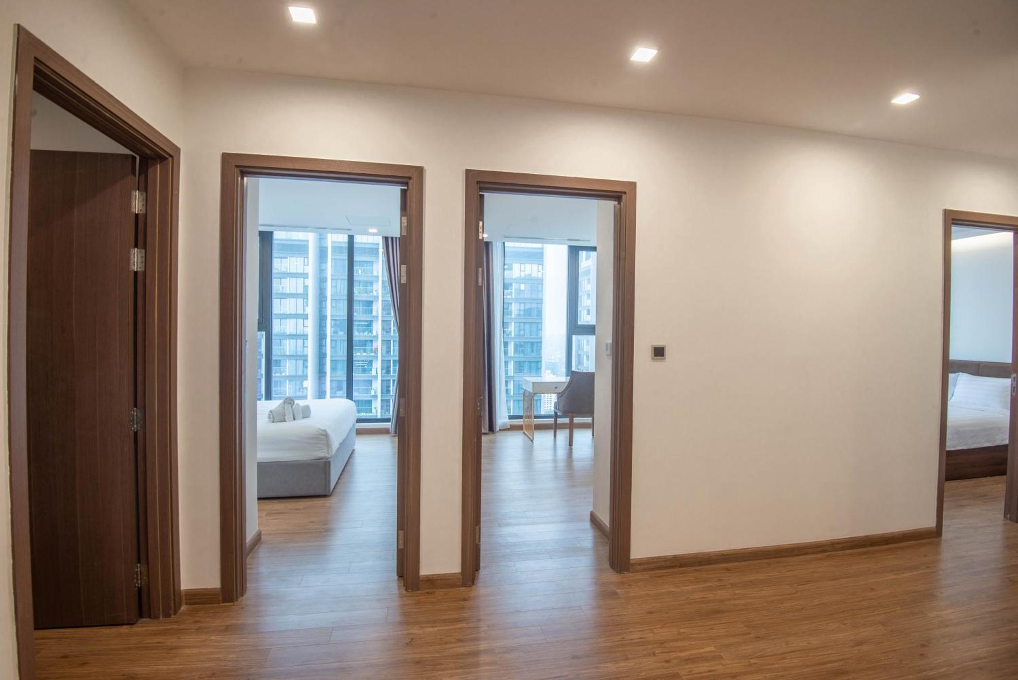 Luxury Serviced Apartment Vinhomes Metropolis Premium Hanoi Exterior photo